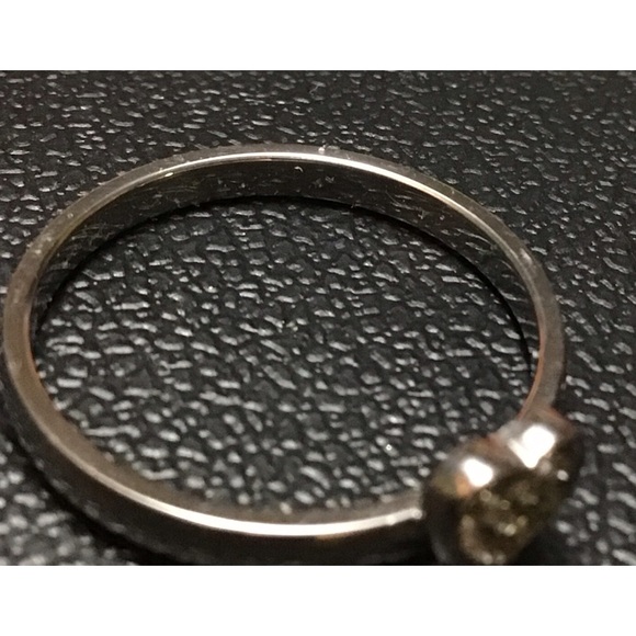 Elegant Silver Heart Ring - Picture 2 of 4